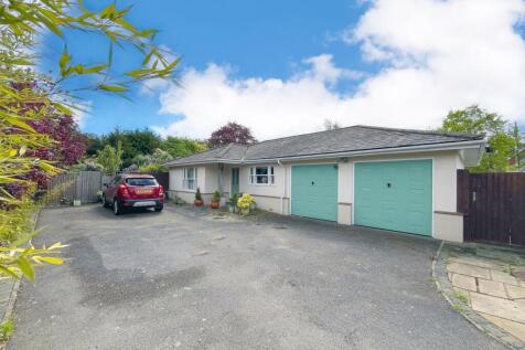 4 bedroom detached bungalow for sale