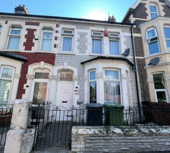 4 bedroom terraced house for sale