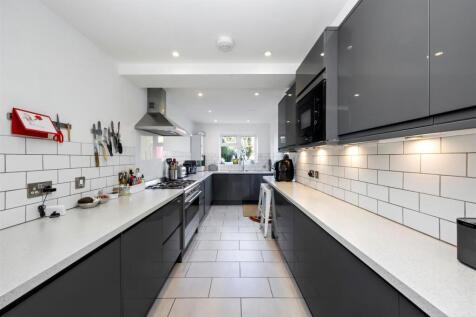 4 bedroom semi-detached house for sale