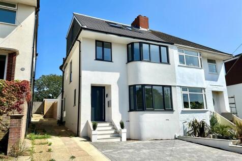 5 bedroom semi-detached house for sale