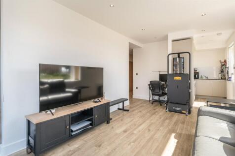 1 Wray Avenue, London E16 Studio for sale