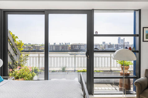 Jardine Road, London, E1W 3 bed penthouse for sale
