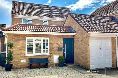 Halifax Way, Mudeford, Christchurch... 4 bed link detached house for sale