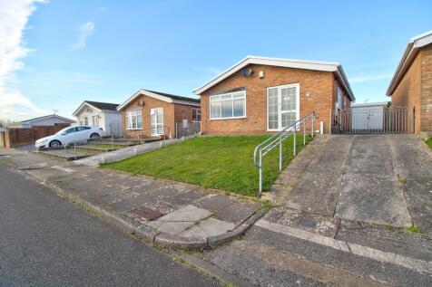 2 bedroom detached bungalow for sale