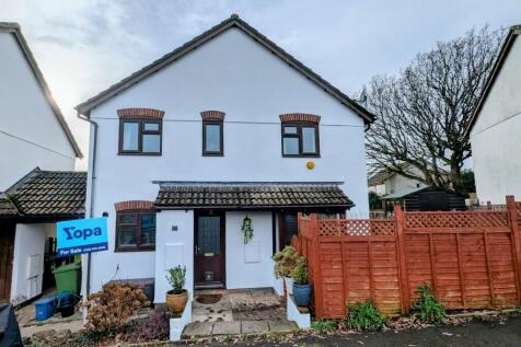 2 bedroom semi-detached house for sale