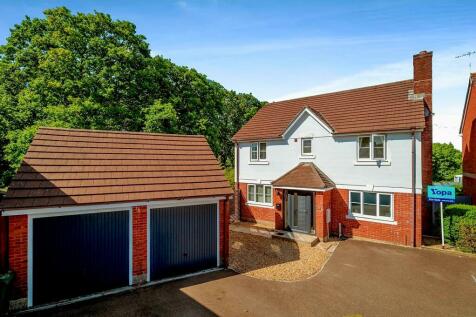 4 bedroom detached house for sale