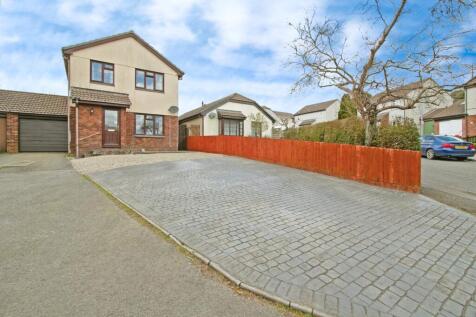 4 bedroom link detached house for sale