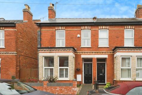 4 bedroom semi-detached house for sale