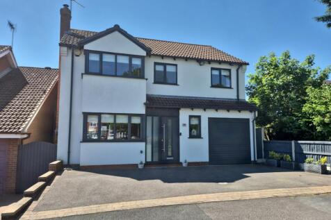 4 bedroom detached house for sale