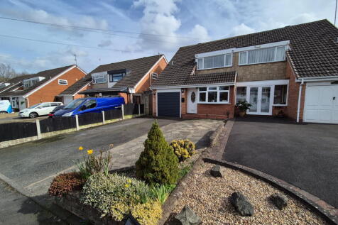 3 bedroom semi-detached house for sale