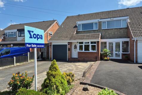 3 bedroom semi-detached house for sale