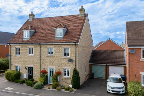 4 bedroom semi-detached house for sale