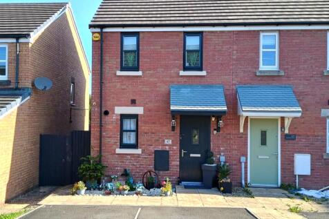 2 bedroom end of terrace house for sale