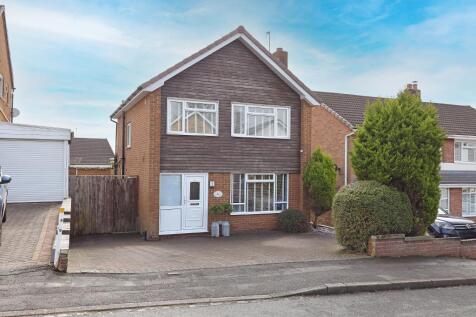 Stone ST15 3 bed detached house for sale