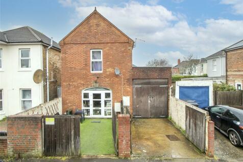 2 bedroom detached house for sale