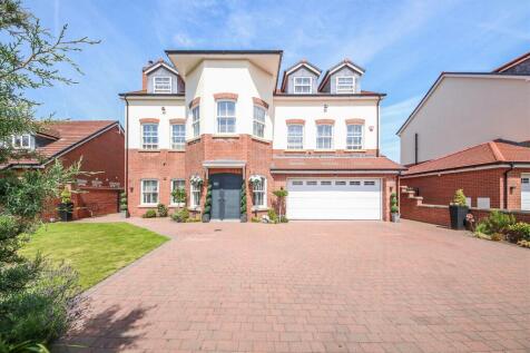 6 bedroom detached house for sale