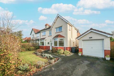 2 bedroom semi-detached house for sale