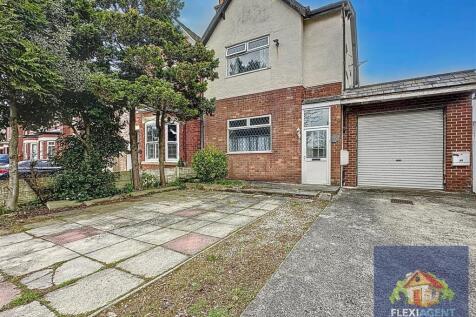 5 bedroom semi-detached house for sale