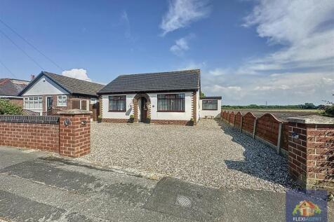 Turning Lane, Southport PR8 2 bed detached bungalow for sale