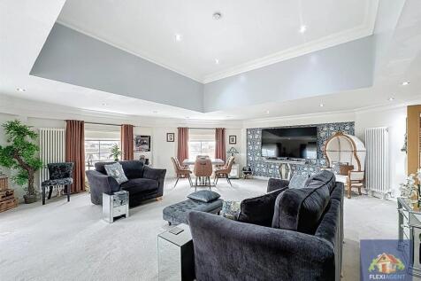 Promenade, Southport PR9 2 bed apartment for sale