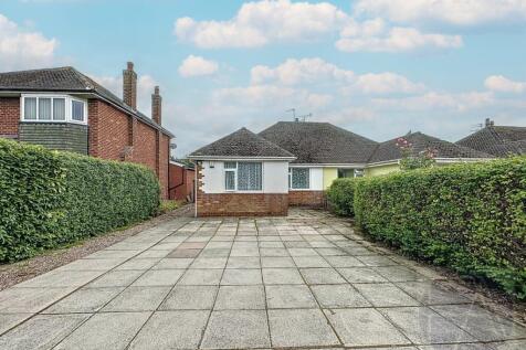 2 bedroom semi-detached bungalow for sale