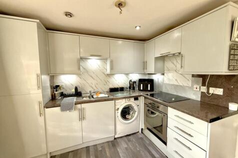 2 bedroom flat for sale