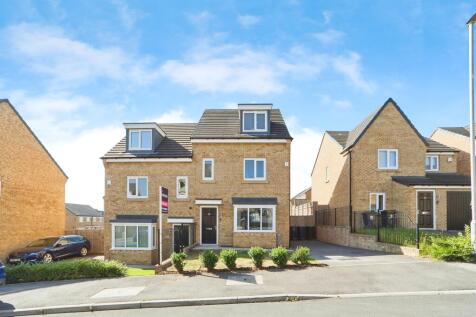 3 bedroom semi-detached house for sale