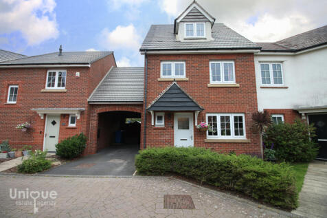 Hawknest Avenue,  Fleetwood, FY7 4 bed terraced house for sale