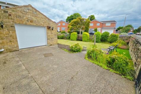 3 bedroom link detached house for sale