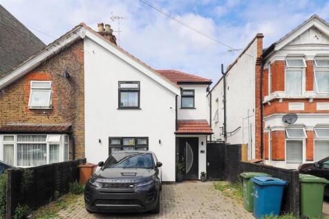 4 bedroom semi-detached house for sale