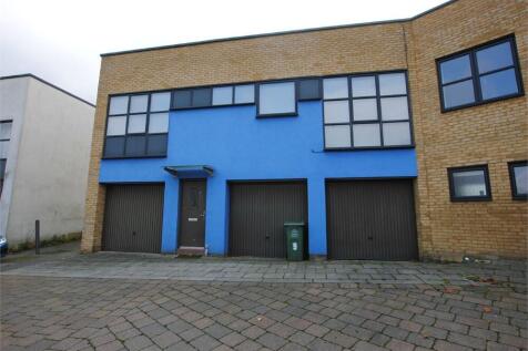 Courtyard Mews, kent DA9 2 bed coach house for sale