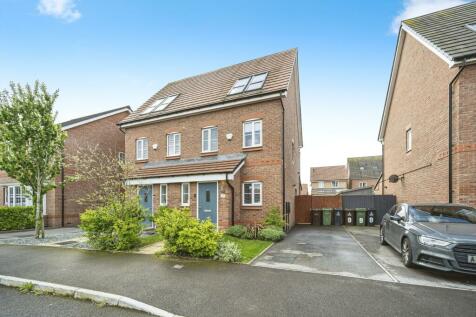 3 bedroom semi-detached house for sale