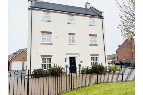 5 bedroom detached house for sale