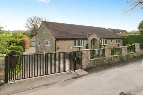 4 bedroom detached bungalow for sale