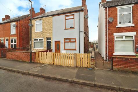 2 bedroom semi-detached house for sale