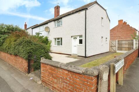2 bedroom semi-detached house for sale