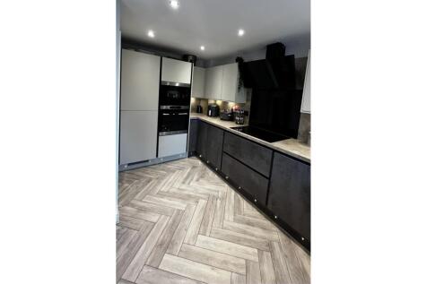 4 bedroom town house for sale
