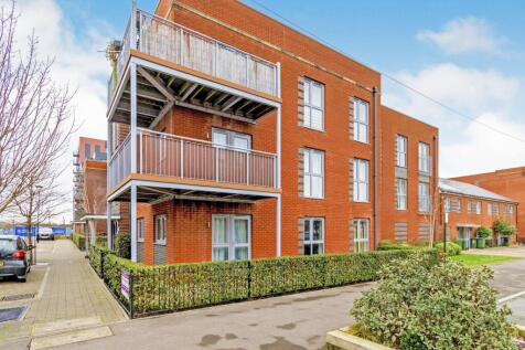 2 bedroom ground floor flat for sale