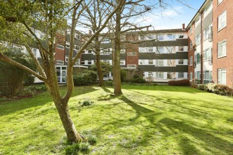 Studio flat for sale