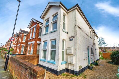 2 bedroom ground floor flat for sale