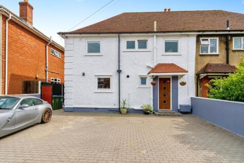 3 bedroom semi-detached house for sale