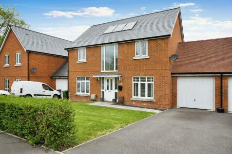 4 bedroom detached house for sale