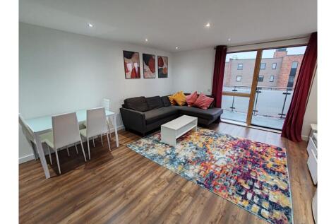 2 bedroom flat for sale