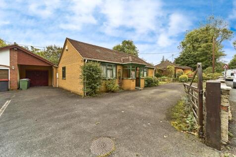 2 bedroom detached bungalow for sale