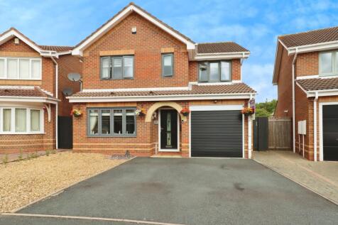 4 bedroom detached house for sale