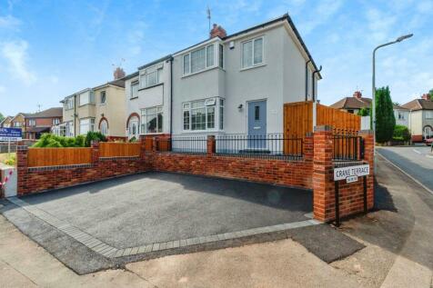 3 bedroom semi-detached house for sale