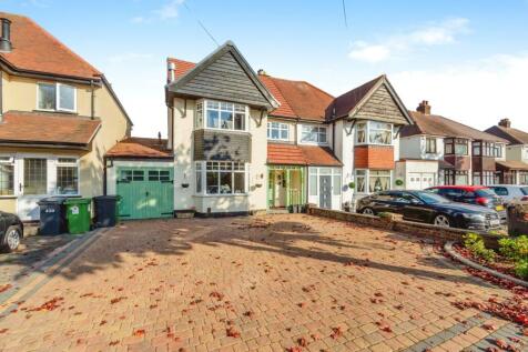 4 bedroom semi-detached house for sale