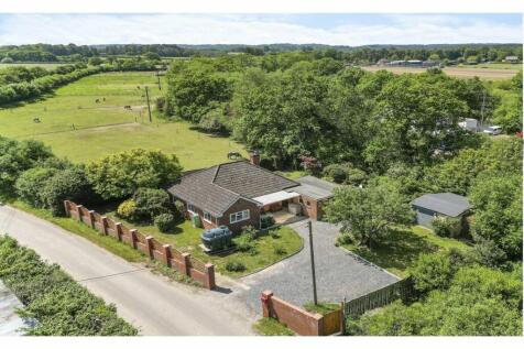 3 bedroom detached bungalow for sale