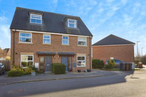 3 bedroom semi-detached house for sale