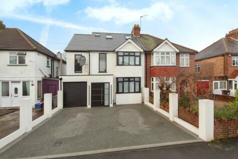 5 bedroom semi-detached house for sale